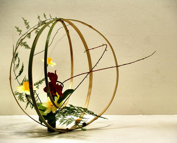 ball-shape-japanese-flower-arrangement-1