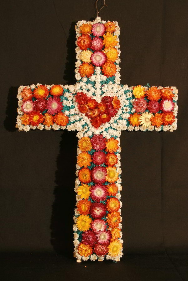 cross-of-flowers-arrangement-idea-32