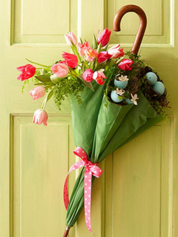 spring-flowers-decoration-on-door-30