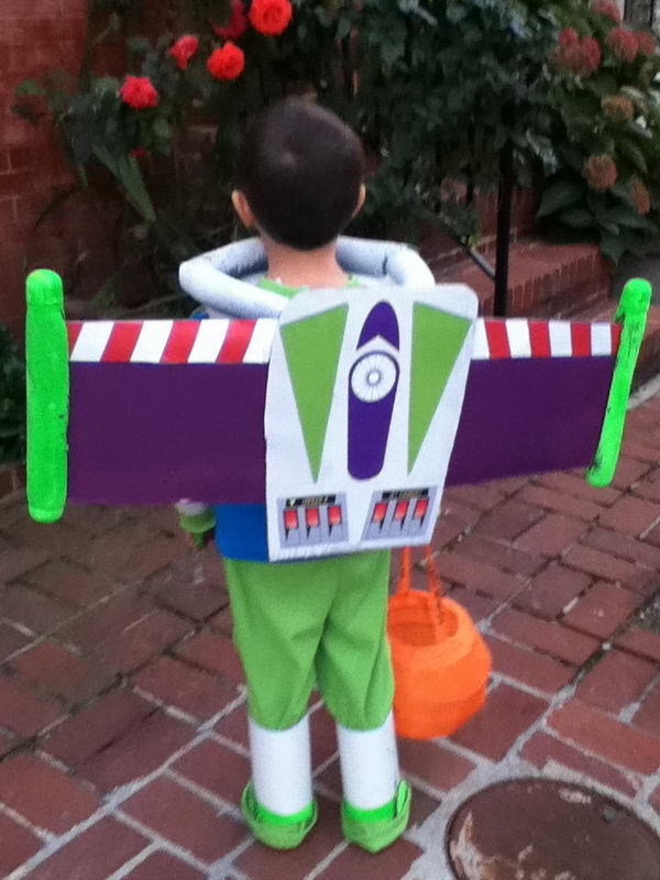 52-buzz-lightyear-kid-costume-idea