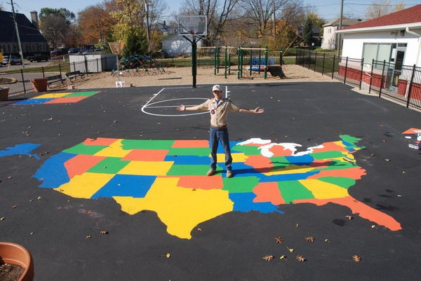 2-us-map-painting-on-school-playground