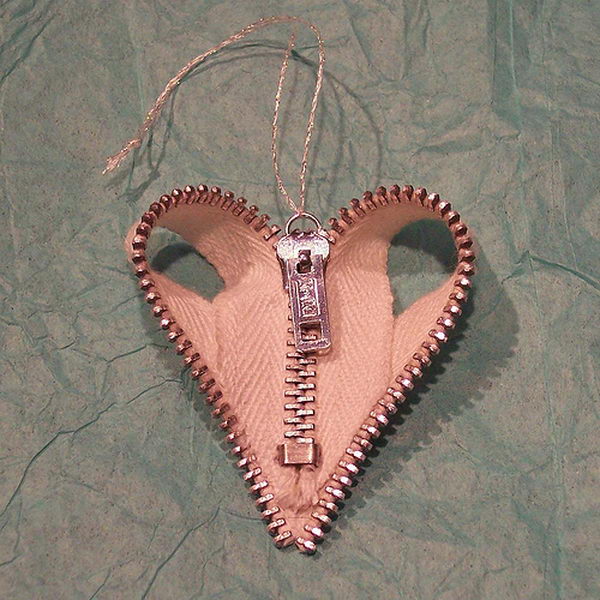 4-diy-zipper-heart-ornament