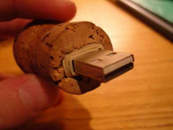 DIY Flash Drive Holder. 