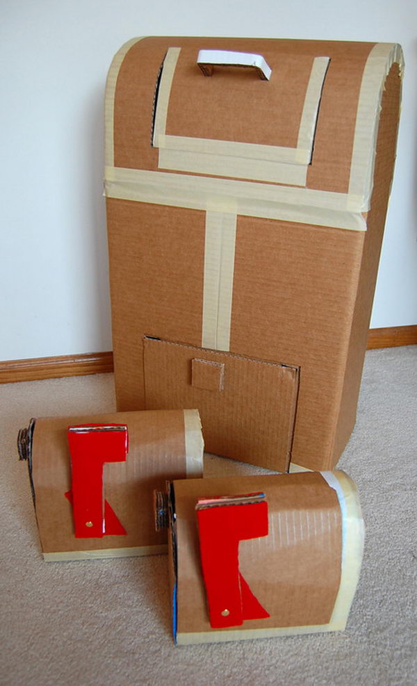 14-mailbox-cardboard-playhouse