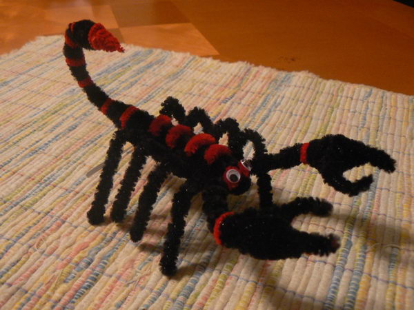 14-pipe-cleaner-scorpion