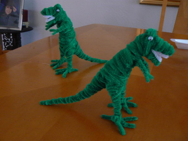 16-pipe-cleaner-dinosaur