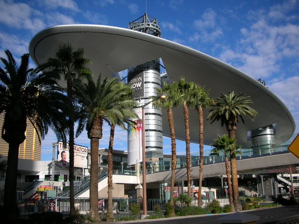 Fashion Show Mall (Las Vegas, United States). It is a shopping mall located on the Las Vegas Strip in Paradise, Nevada.