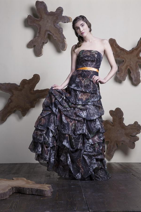 Camouflage Wedding Dress offer a unique twist on the traditional wedding gown. Camo doesn’t have to be informal – some designers have created elegant and feminine formal wedding gowns from camouflage fabric.