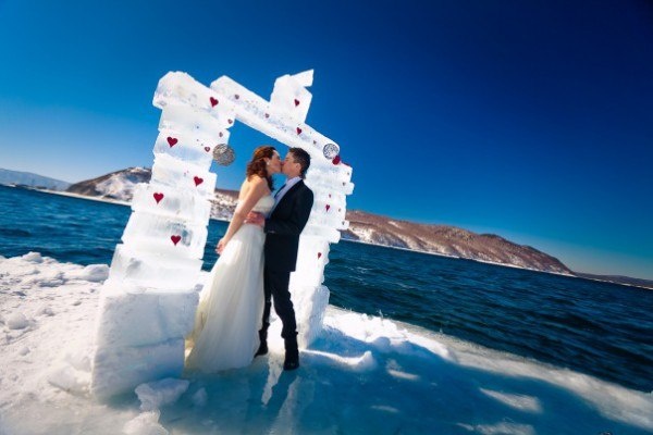 Ice Wedding Arch,
