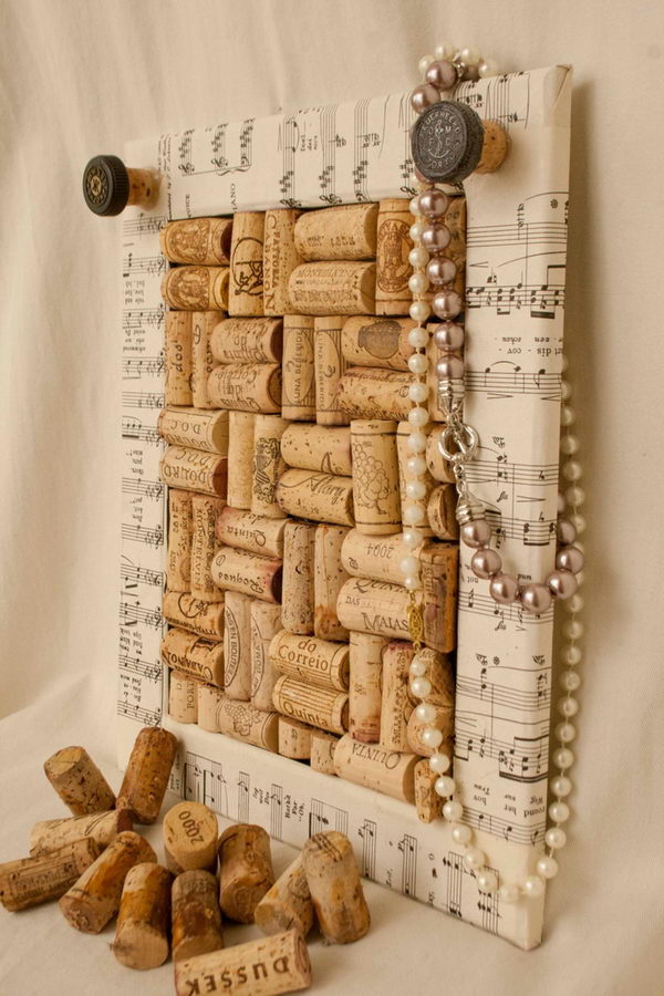 This wine cork board has a sheet music frame. A great idea for wall decoration.