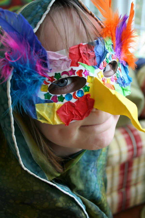 Cool Bird Mask. DIY Halloween Mask Crafts for Kids, which are embellished in rich colors and fine design. They are perfect props for Halloween pretend play which fosters imagination and creativity in children.