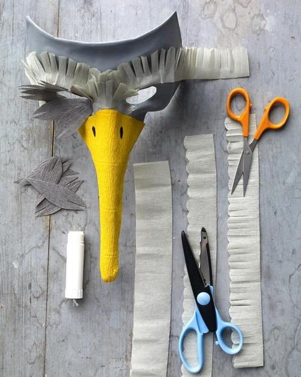 Bird Mask. DIY Halloween Mask Crafts for Kids, which are embellished in rich colors and fine design. They are perfect props for Halloween pretend play which fosters imagination and creativity in children.