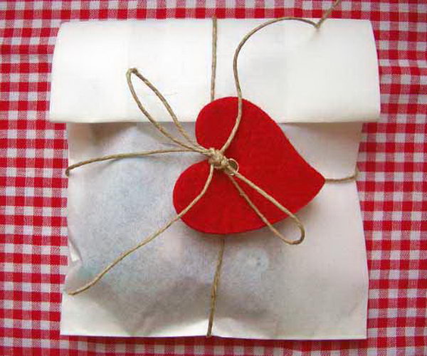 Cool Gift Wrapping Ideas. Whether it’s for a birthday, Valentine's Day, holiday or just a normal day, make the gift giving more personal and impress your loved one.