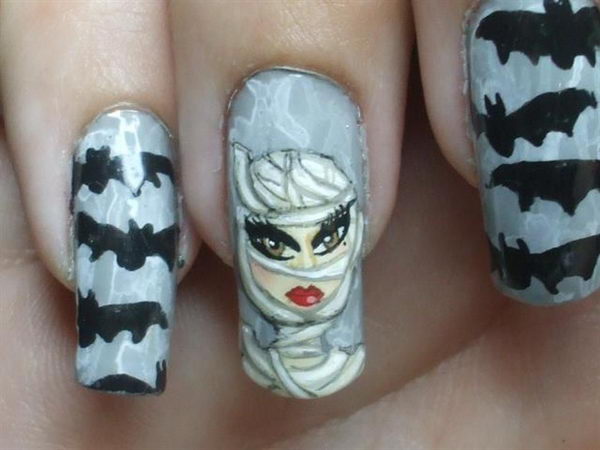 Bats and Mummy. Cool Halloween Nail Art which show off your spooky spirit during the freakish festivities.