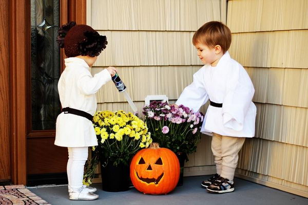 Luke Skywalker Costume. Super Cool Character Costumes. With so many cool costumes to choose from, you have no trouble dressing up as your favorite sexy idol this Halloween.