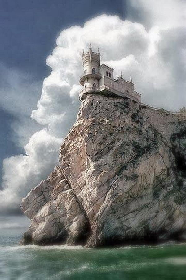 The Swallow's Nest is a decorative castle located between Yalta and Alupka on the Crimean peninsula in southern Ukraine.