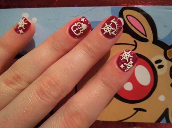 Cool Christmas Nail Designs. Decorate your nails in the spirit of Christmas.