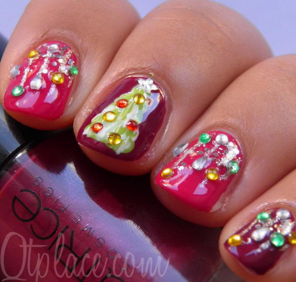 Cool Christmas Nail Designs. Decorate your nails in the spirit of Christmas.