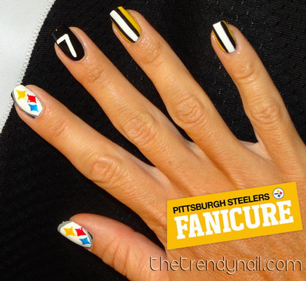 Cool Football Nail Art. A fun way to support your team and show off your team spirit throughout the football season.