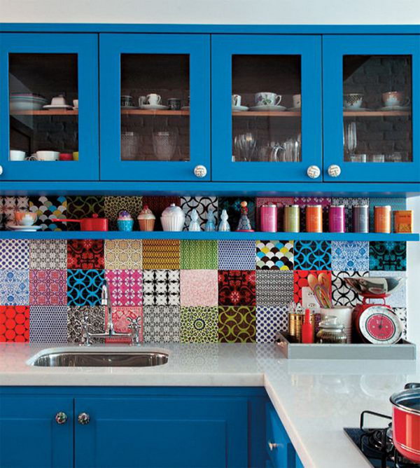 Combine multiple colors and patterns. Not only protect the walls from staining, but also add a decorative touch to your kitchen design.