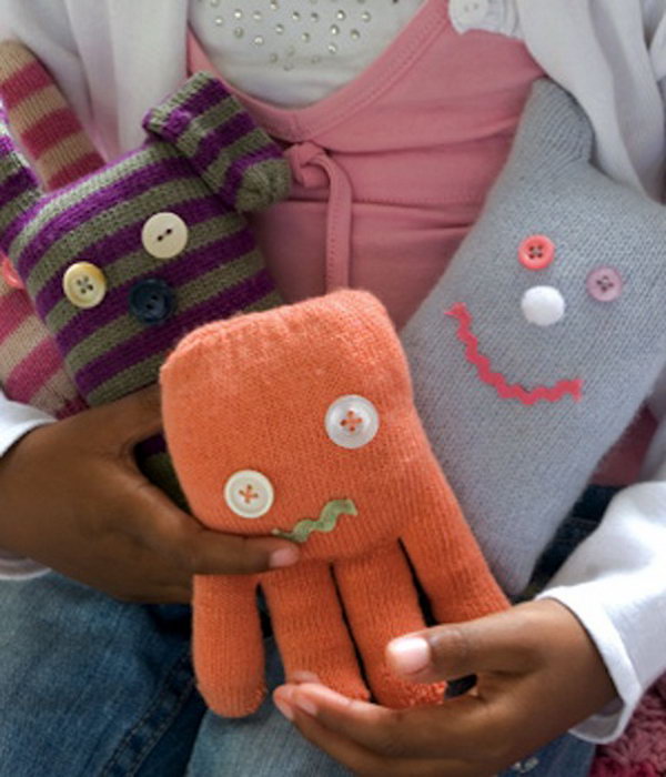 These cute glove toys can be become your child’s favourite in no time, 