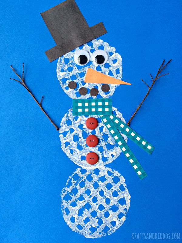 This waffle snowman is a great craft to let the kids express their creative side while having fun.  