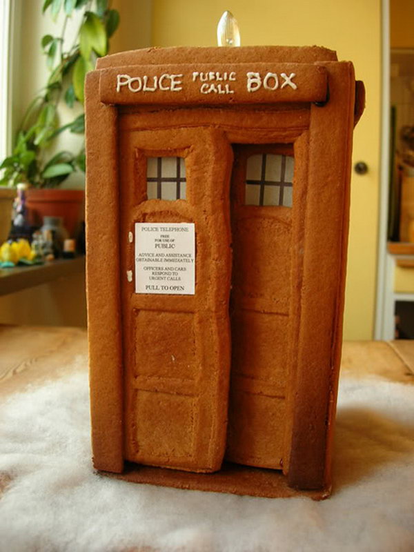 Plain Gingerbread TARDIS,