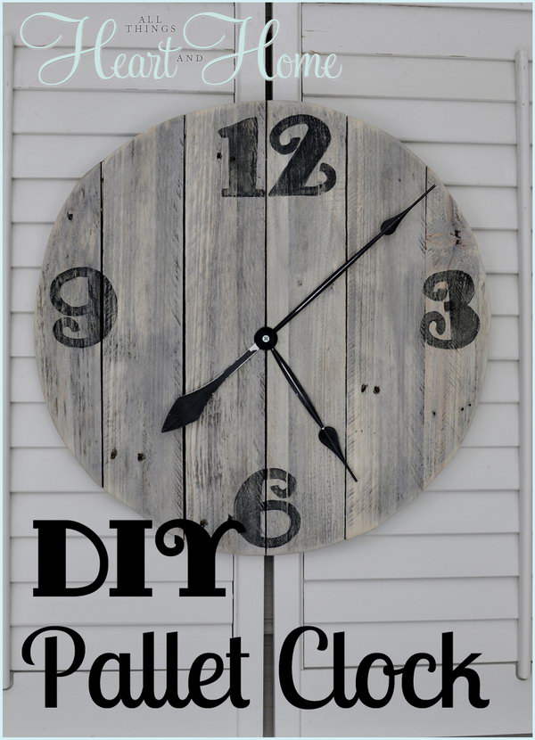 DIY pallet clock. 