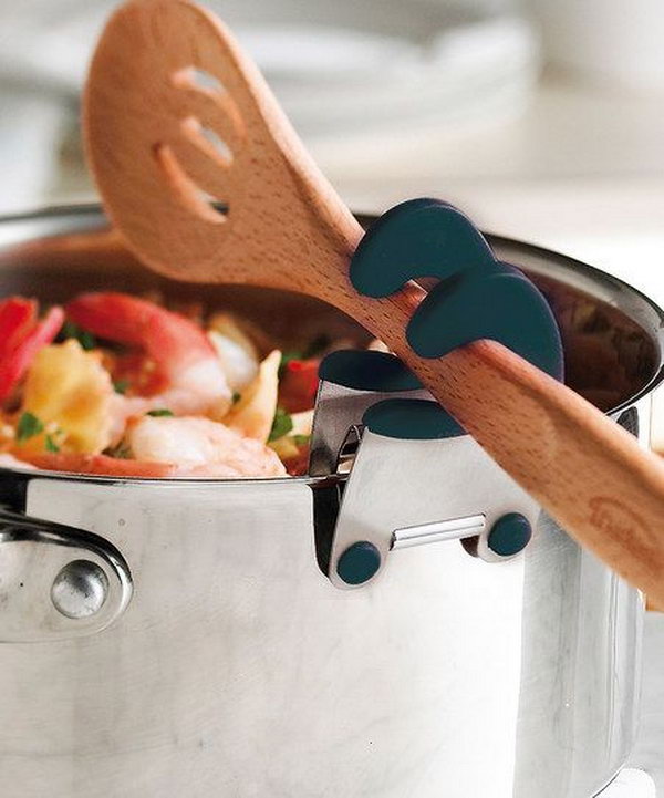 Cook Utensil Pot Clip. An useful kitchen gadget which allows you to rest the spoon right over the pot and keep them from sliding into the Pot. 