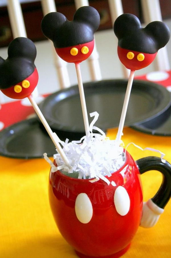 Your kids will enjoy these Mickey Mouse cake pops and this coffee mug is also very interesting. This cute Mickey Mouse cake would surely make your kids happy and make their mouth watering.