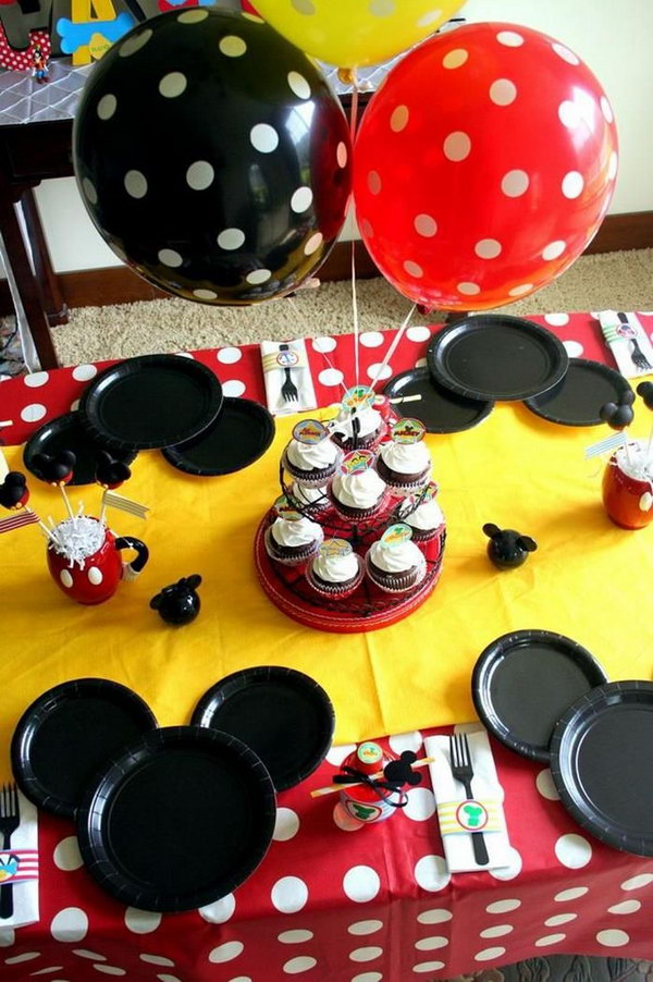 This party is so much fun. I just wonder how the black paper plates were used to make a Mickey Mouse silhouette. It’s really such a wonderful artpiece full of creative ideas.