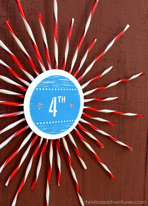 Patriotic Wreath Made From Striped Straws. Easy craft project which costs less than 30 minutes and about $2. So cute and creative. 