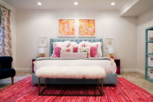 I think all teen girls will love this bedroom with bright and fresh colors and a great and cozy bench in IKEA rugs.