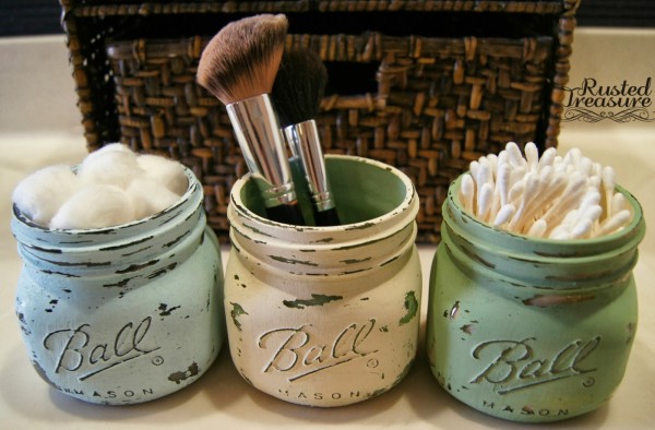 Painted Mason Jars. These painted mason jars is an excellent present for moms. They can use these adorable personalized jars to organize their makeup. 