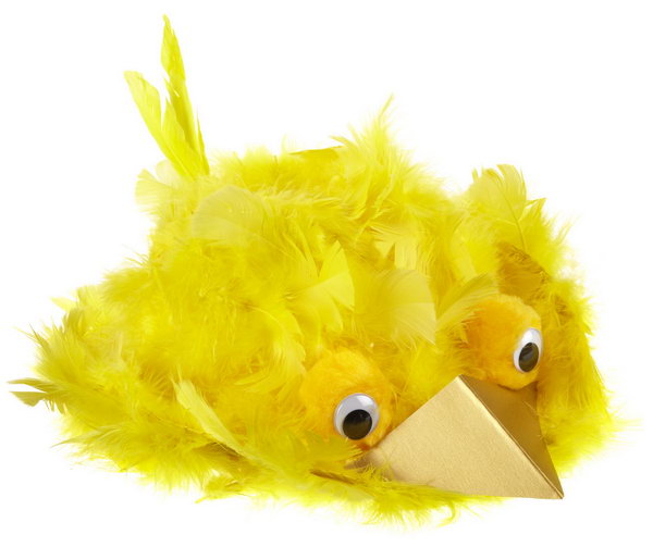 Big Bird Bonnet. It’s so great to see this cute soar with its feather wings. Apply tacky glue around the hat and cover it with feathers, poke a few of them to create the tail. Use a gold triangle to make its beak.