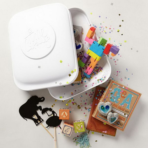 Time Capsule. This time capsule contains everything you need to preserve your precious memories of your life from sticker tags, patterned papers and handy questionnaires.