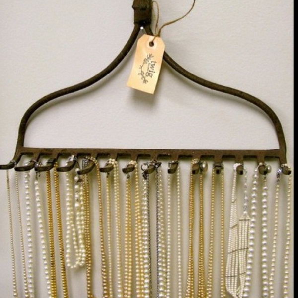 We can repurpose the head of the garden rake into a crafty necklace holder to make our bedroom organized and you can also find them easily next time.