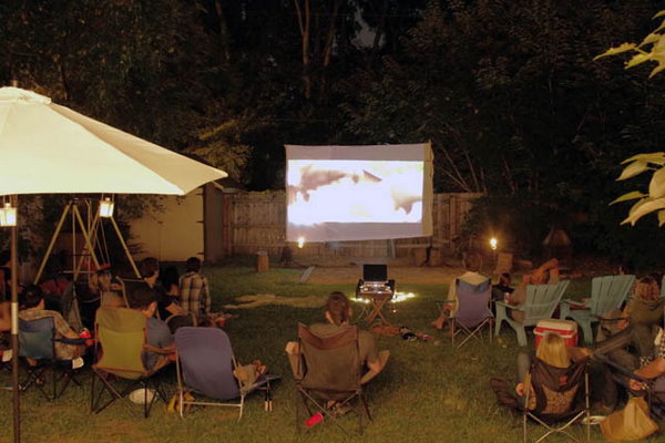Backyard Movie Night Bash Party Idea. Get bored by your daily routine, it’s time for recreation. You don’t need to drive out for a movie, just enjoy yourselves with your friends or relatives for cozy movie at your backyard. Place several blankets, bean bags or outdoor rug in front of the screen.