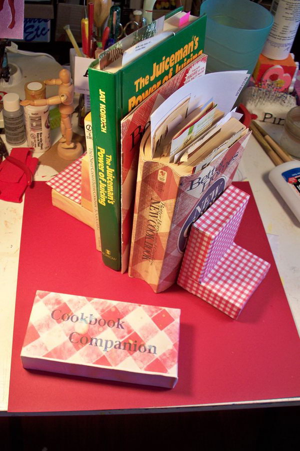 DIY Bookends with Ceramic Tiles. 