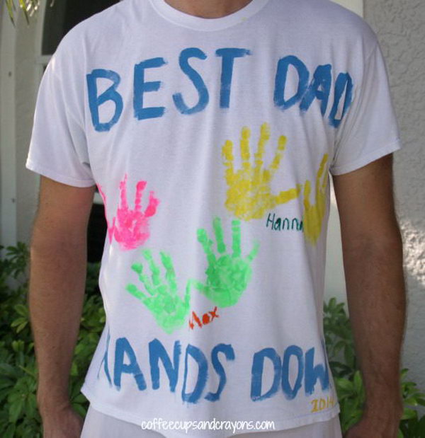  Father's Day Handprint Shirt. What cuter way give the big hero a T-shirt with letters and handprint from his loved children. Daddy could take with him wherever he go this summer. See the tutorial here.