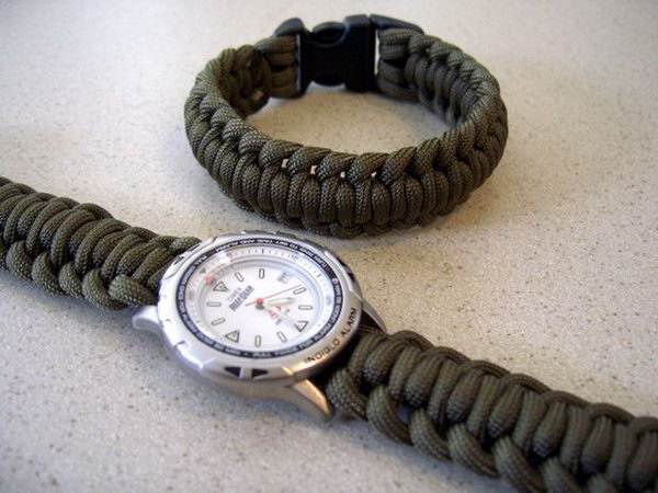  Paracord Watchband for Dad. If you are still scrambling for a last minute DIY Father's day gift idea because your Daddy is always in style.  This would be great for you.  The stylish handsome paracords watchband is easy to make. Learn how to do it step-by-step here.
