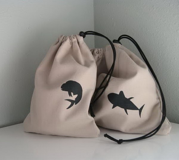  Fishing Reel Bags for Dad. If the men in your family have strong liking on fishing, then make this fishing reel bag for them. This is also a great gift for Father's day. Learn the tutorial here.