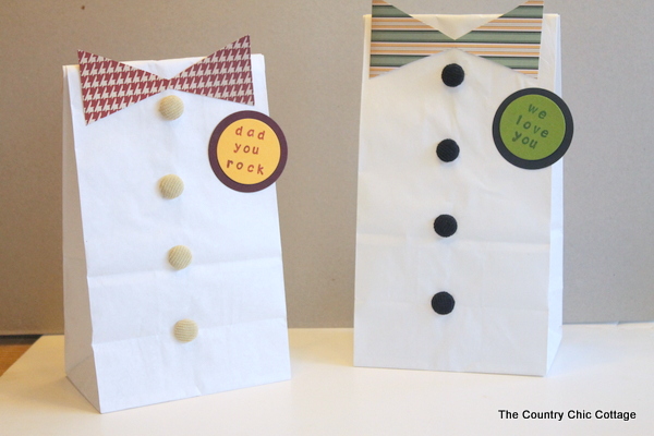  Father's Day Gift Bags. Cute gifts for Daddy made by children. Learn the tutorial here.