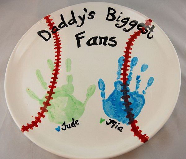  DIY Handprint Plate for Father's Day. This cute gift is easy to do with children. The words show their love to Dad and the little handprint are really sweet for any kind of father. See the how-to here.