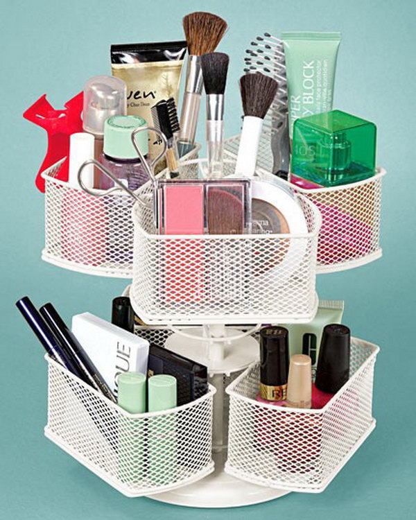 DIY makeup organizer from the Lazy Suan. 