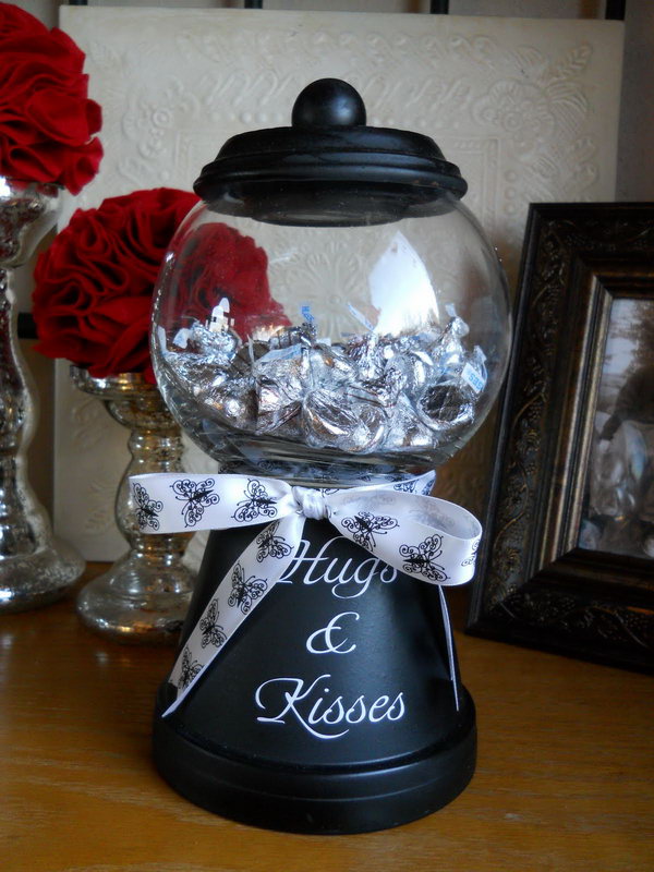 Homemade Candy Machine. This cute candy machine is made from a pot and glass bowl .It would be a perfect and fun gift to your kids on Christmas Day! 