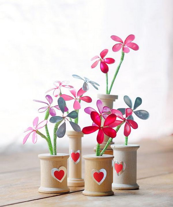 Nail Polish Decorative Flowers. These delicate little blooms are the perfect crafty gifts on Valentine’s Day. Here’s the tutorials for you. 