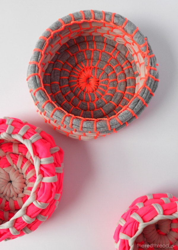  DIY Neon Coil Bowls. With little imagination,  these eye-catching neon bowels are made from the old and unwanted T-shirt.You can put them on your desk or shelf to hold some small items. 
