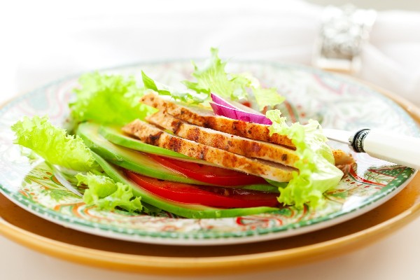 Turkey Salad With Tomato and Avocado