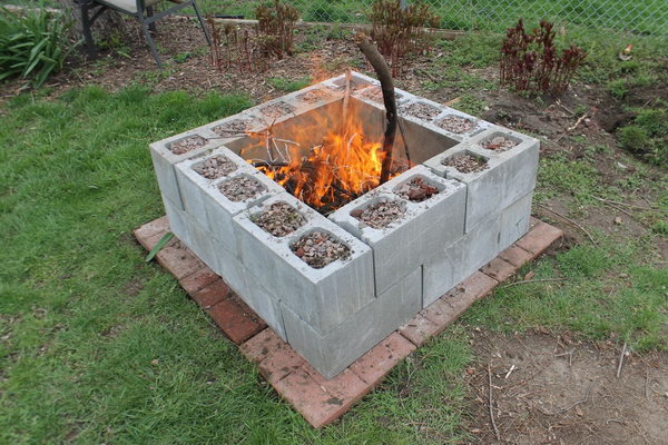 Fire Fit with Cinder Blocks 